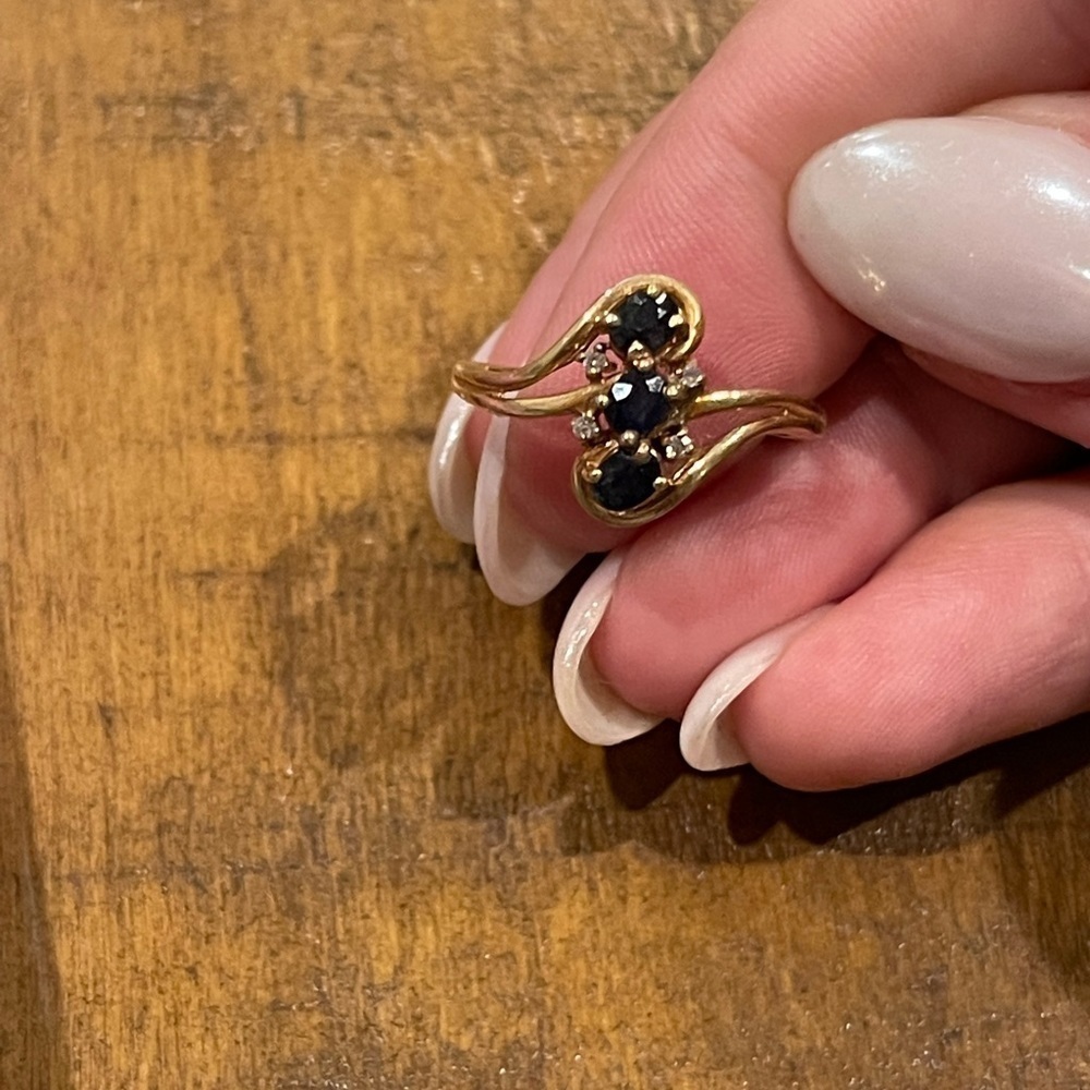 Vintage Sapphire & Diamond Ring